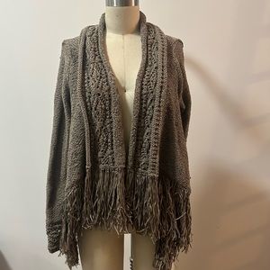 Bohemian cardigan with macramé and fringes